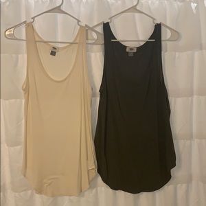 🔴 3/$20 - Old Navy Solid Swing Tanks